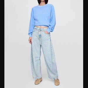 NWT High Rise UltraSoft Horseshoe Jeans Color light indigo